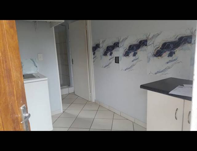 1 BEDROOM APARTMENT FOR SALE IN RANDFONTEIN CENTRAL